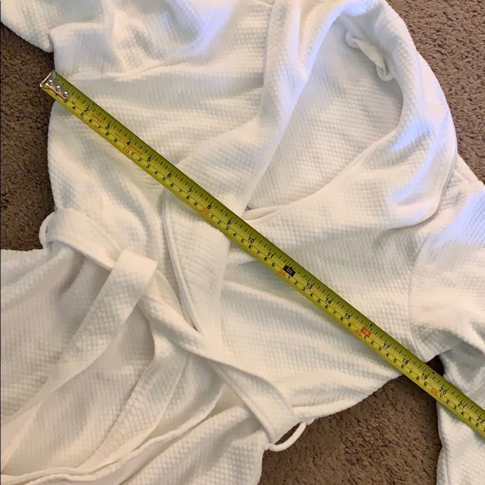 PLUTO Robe - Picture 13 of 13